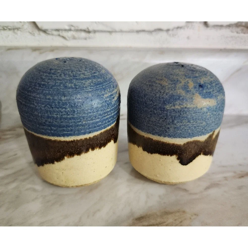 Vintage MCM Walter‎ Hartman Stoneware Pottery Salt And Pepper Shakers Drip Glaze